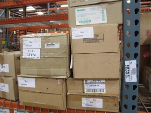 LOT TO INCLUDE: MISC. PHILIPS FLUORESCENT LIGHTING FIXTURES, BULBS, 1 GALLON PAINT LIDS, PANDUIT ZIP-TIES, SS BRUSHES, NWT CORROSION SAMPLER. LOADING & HANDLING FEE $15-4226